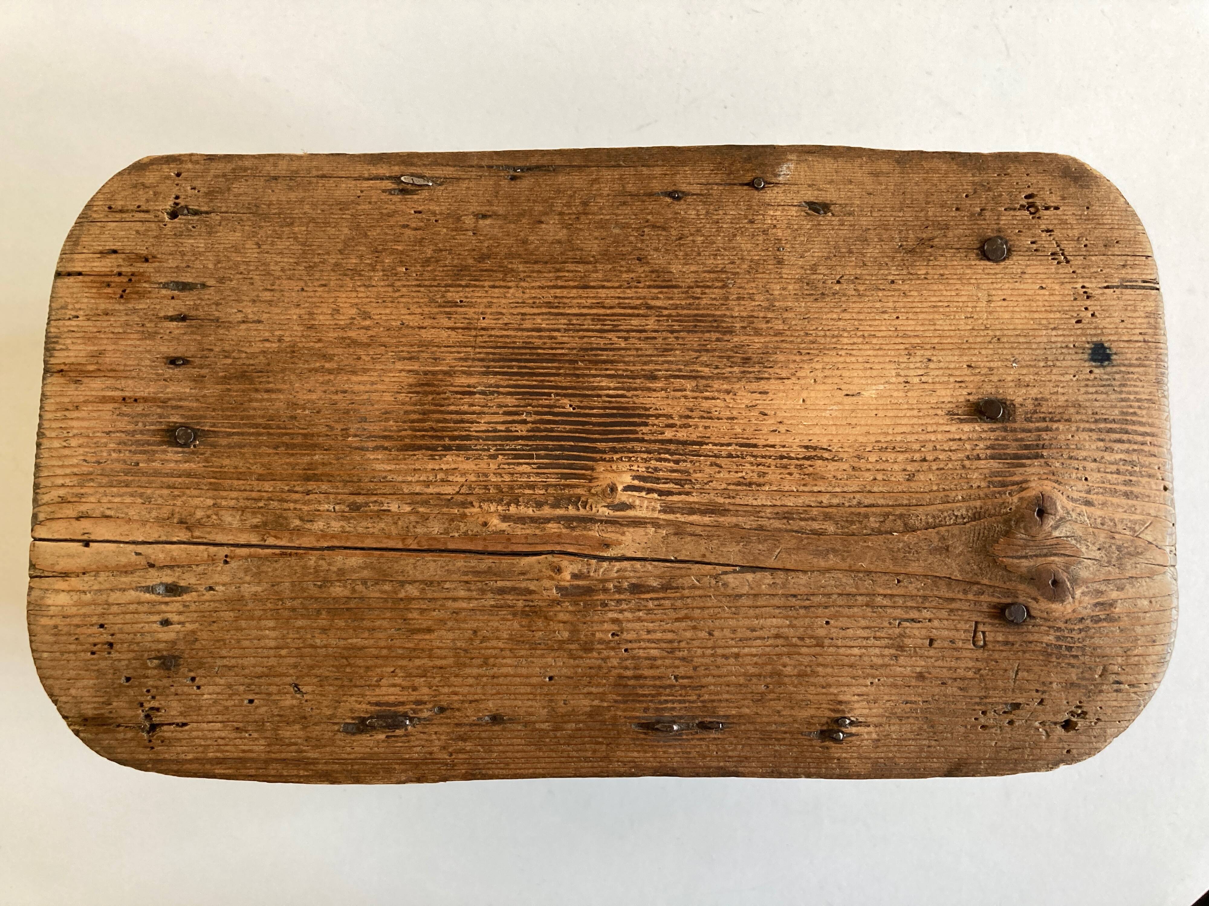 Small farm bench in pitchpin folk art 1900