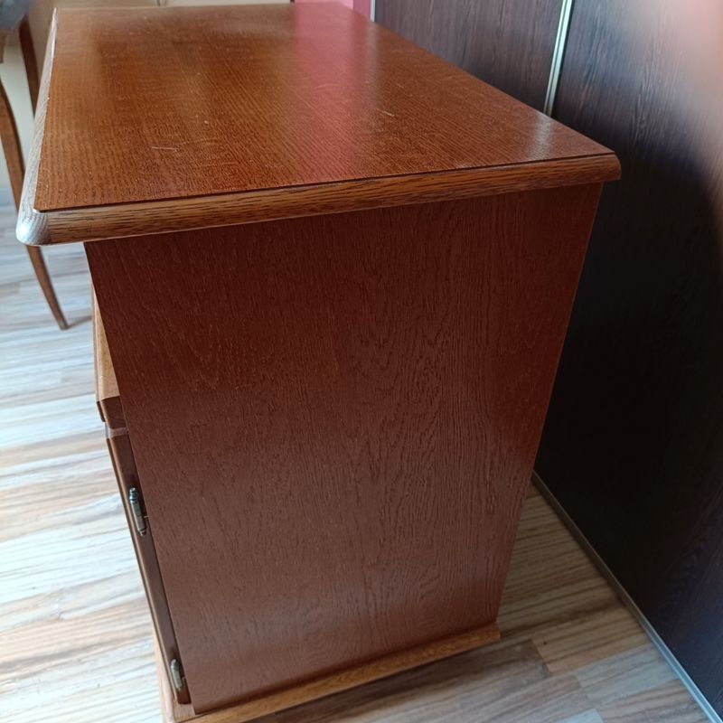 Rustic TV/HIFI unit with adjustable shelves