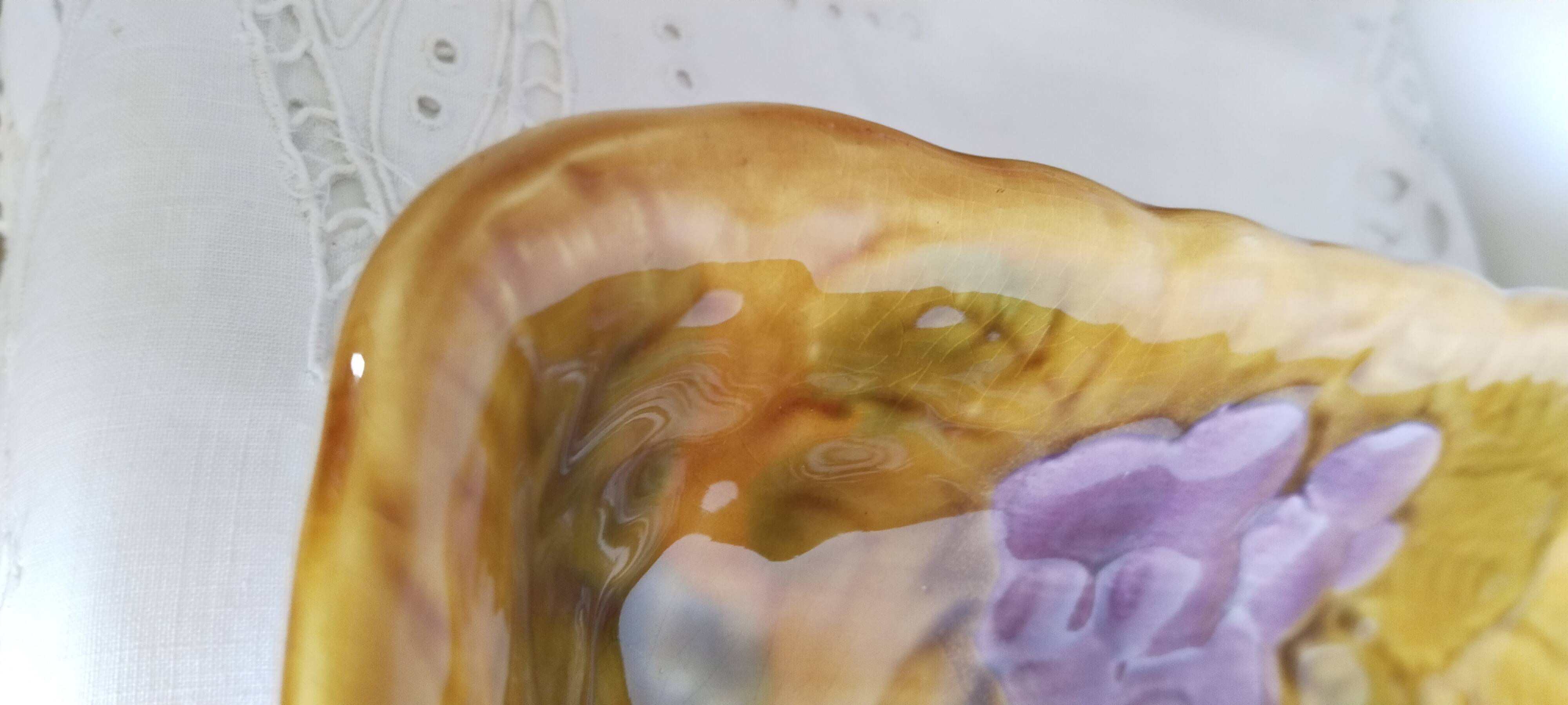 Fruit dish in slip, Sarreguemines earthenware