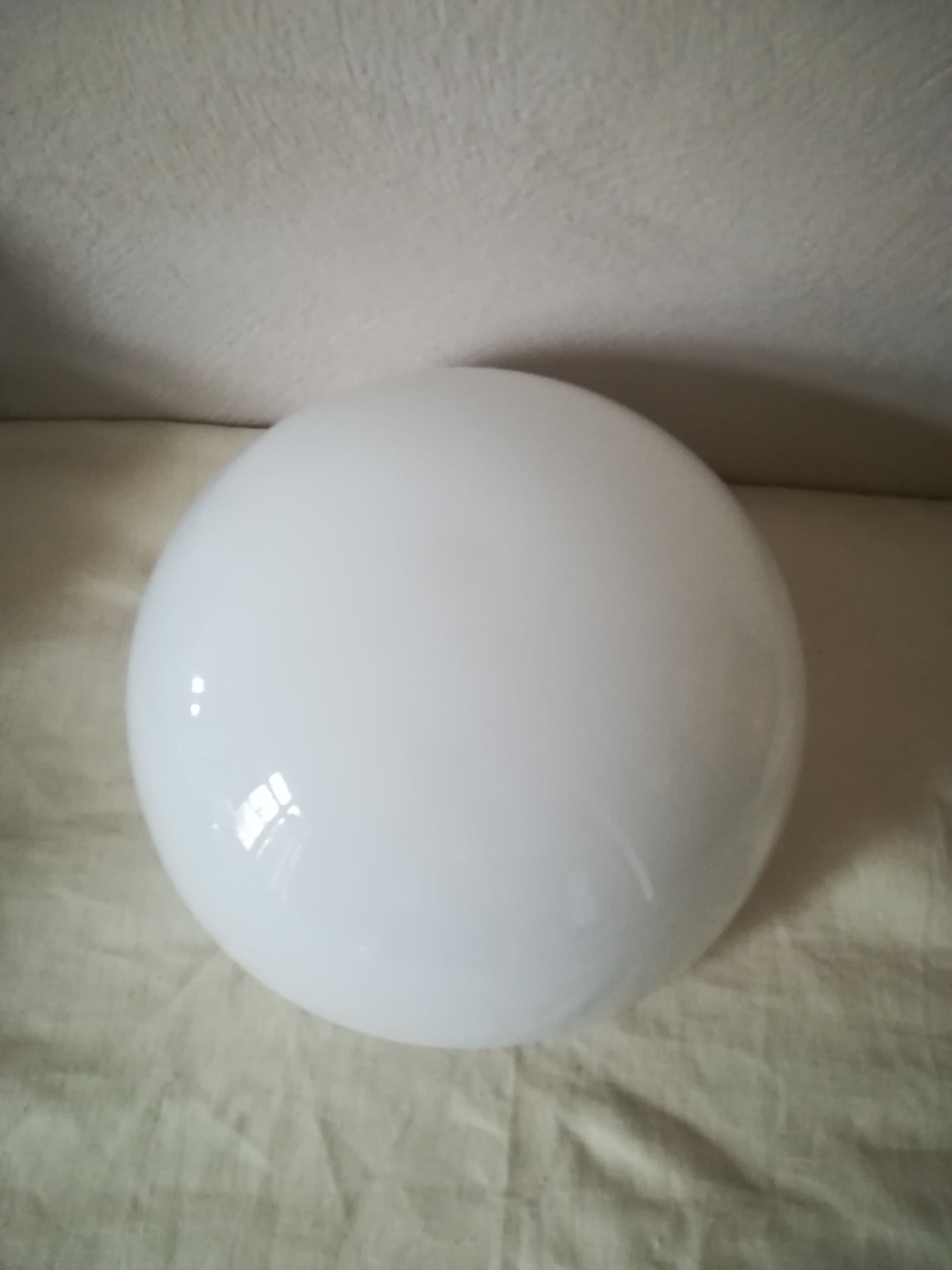 Round opaline ceiling light