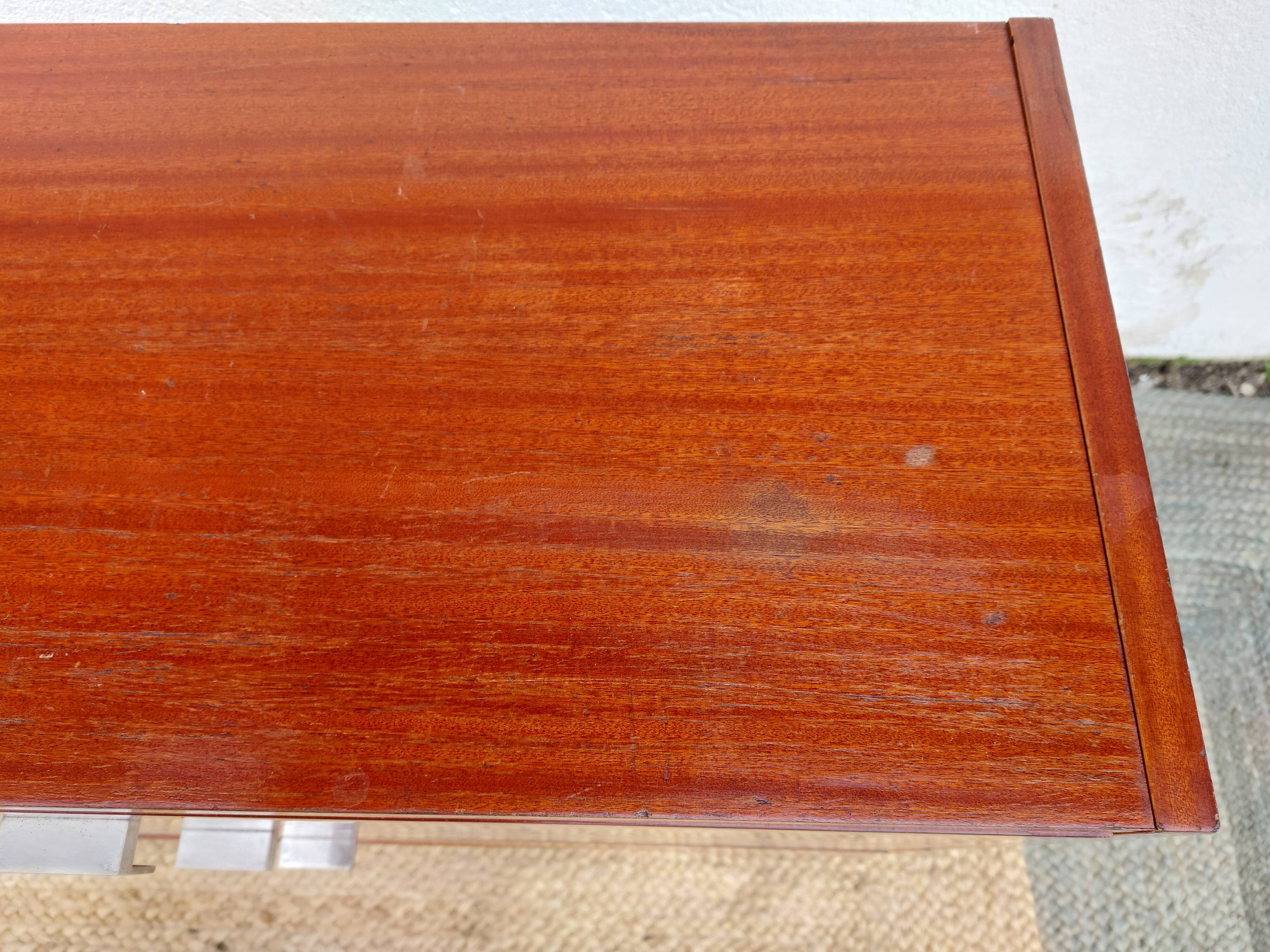 Vintage tapered leg chest of drawers