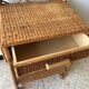 Table de nuit vintage en rotin