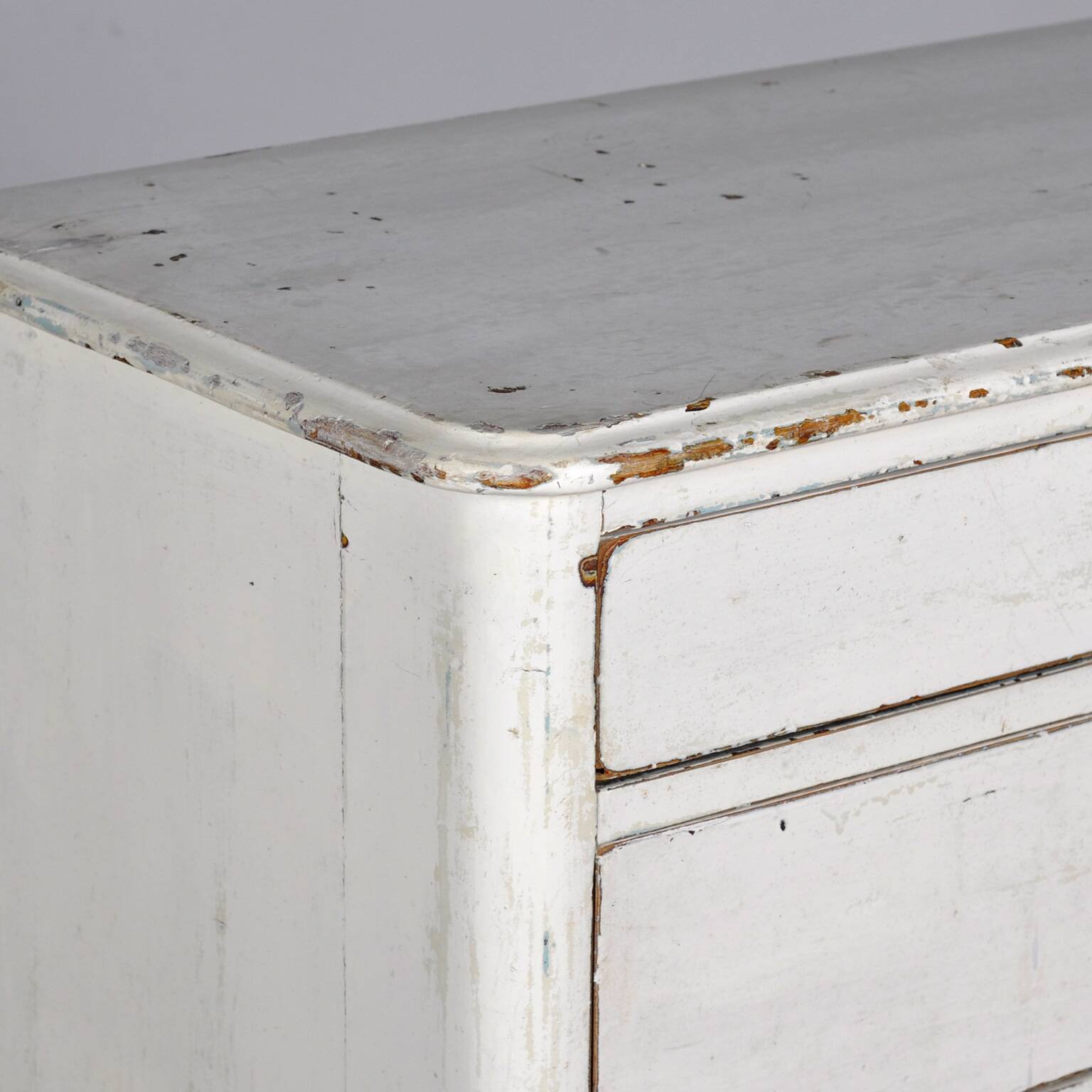 Pine chest of drawers, circa 1920