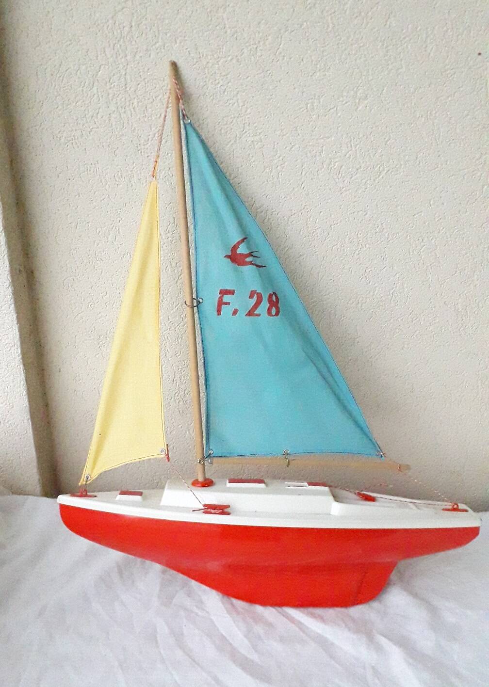 Basin sailboat