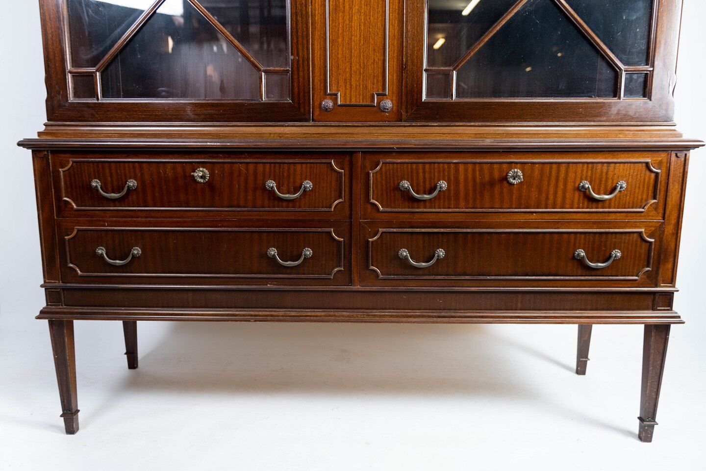 Hepplewhite mahogany showcases from the 1930s
