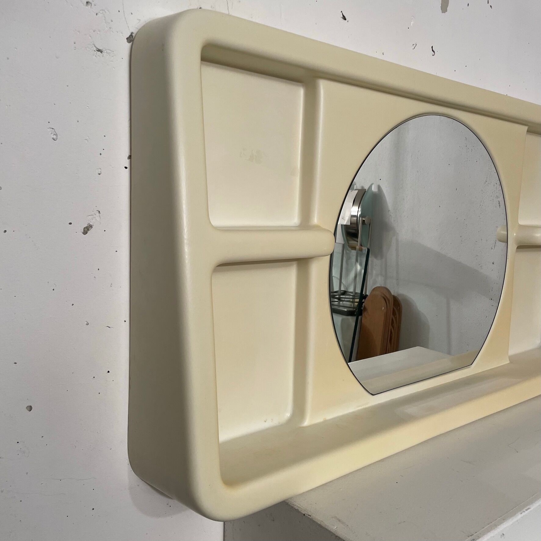 Mirror shelf, Meurop 1970