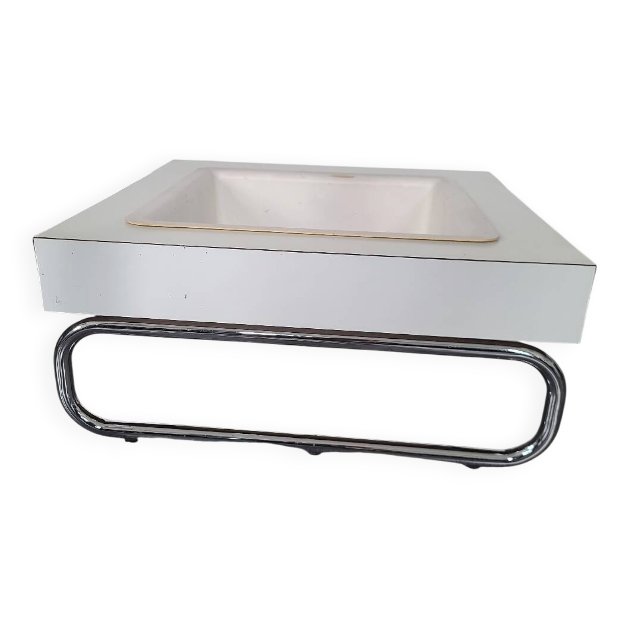 Vintage plant pot with metal base