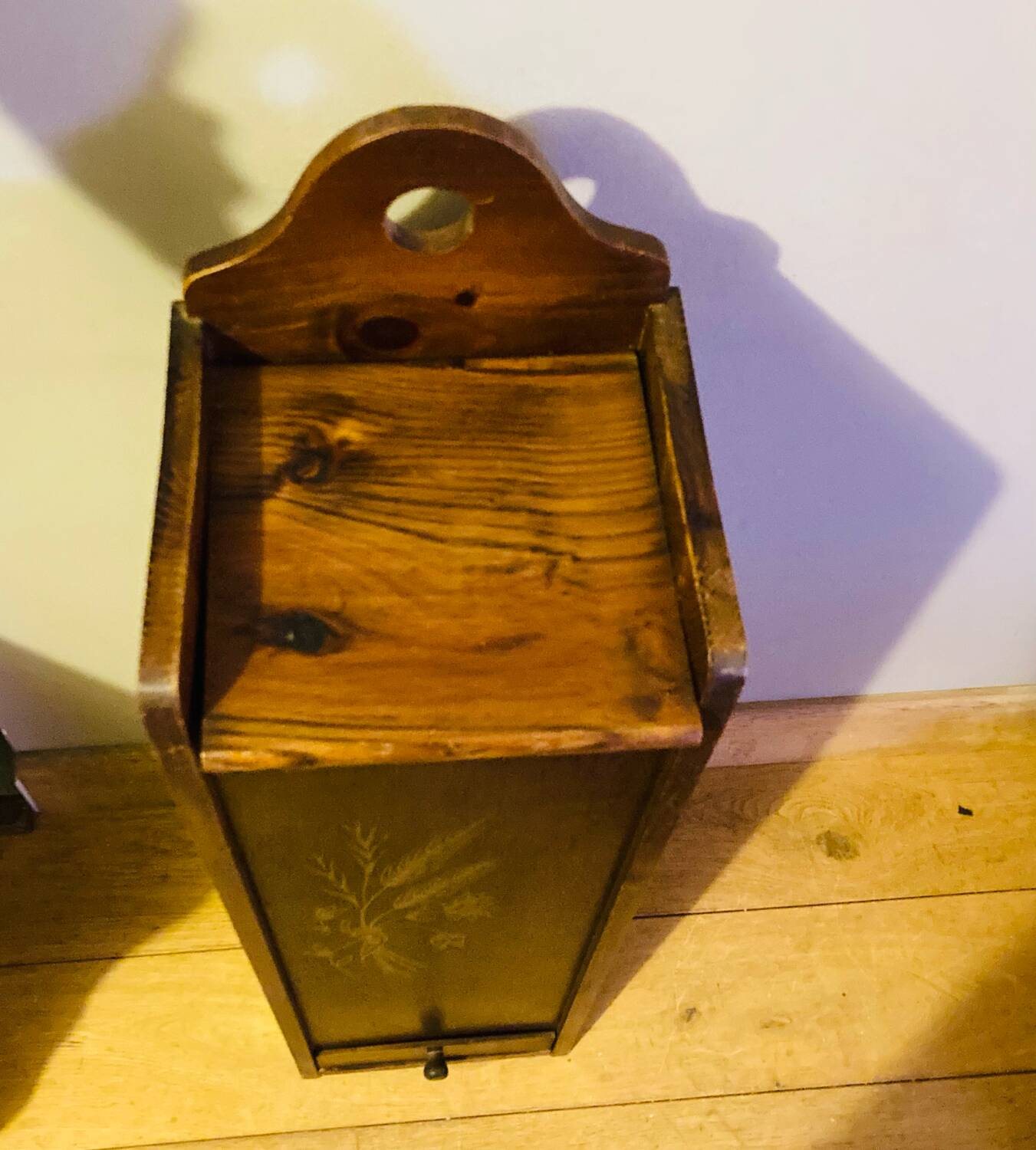 1980s solid wood bread bin decorated with a golden wheat sheaf