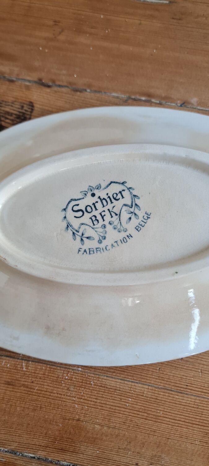 Oval serciviate dish