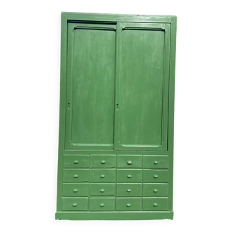 Ancien meuble d'atelier
