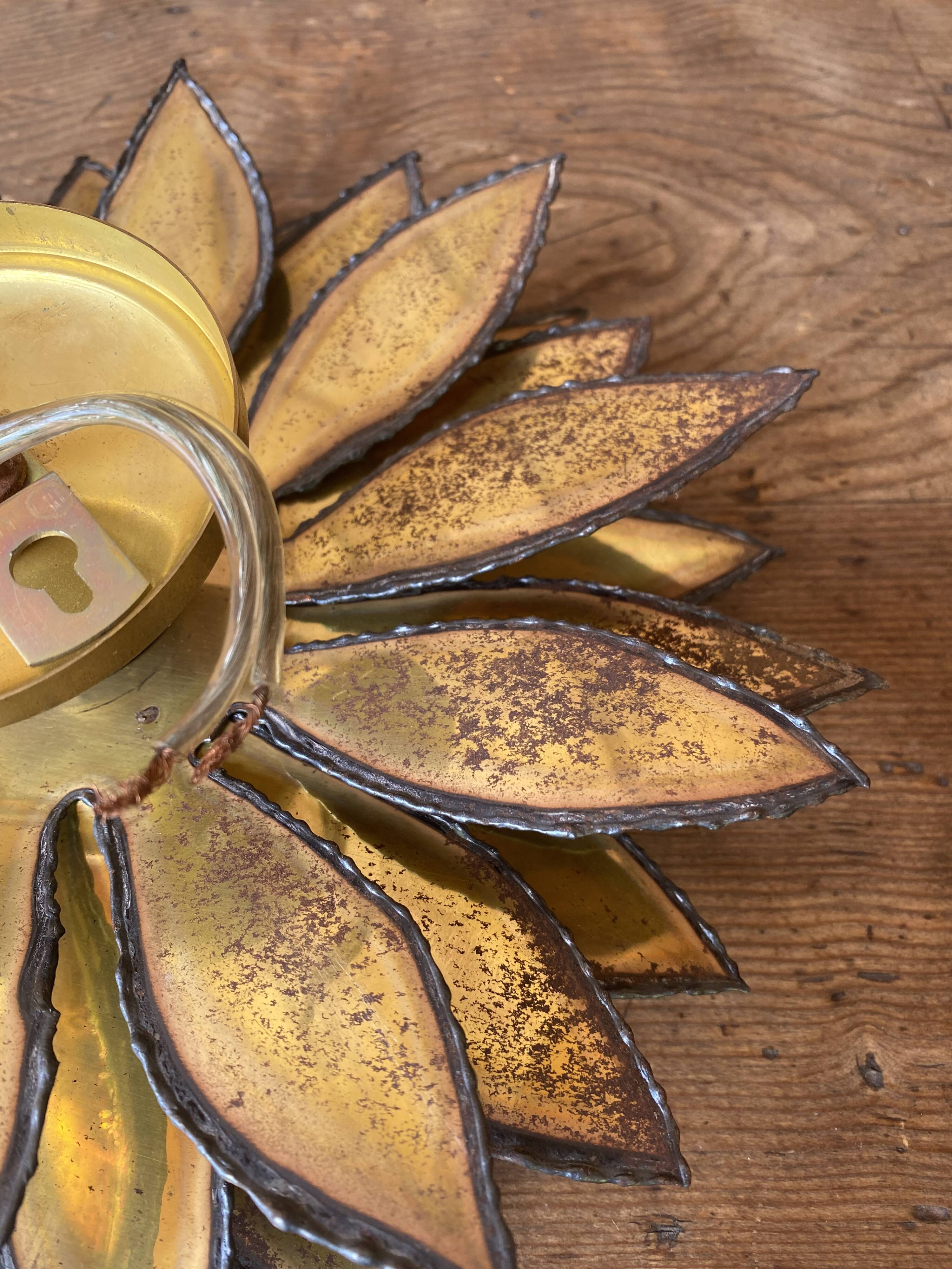 Applique murale fleur metal doré vintage