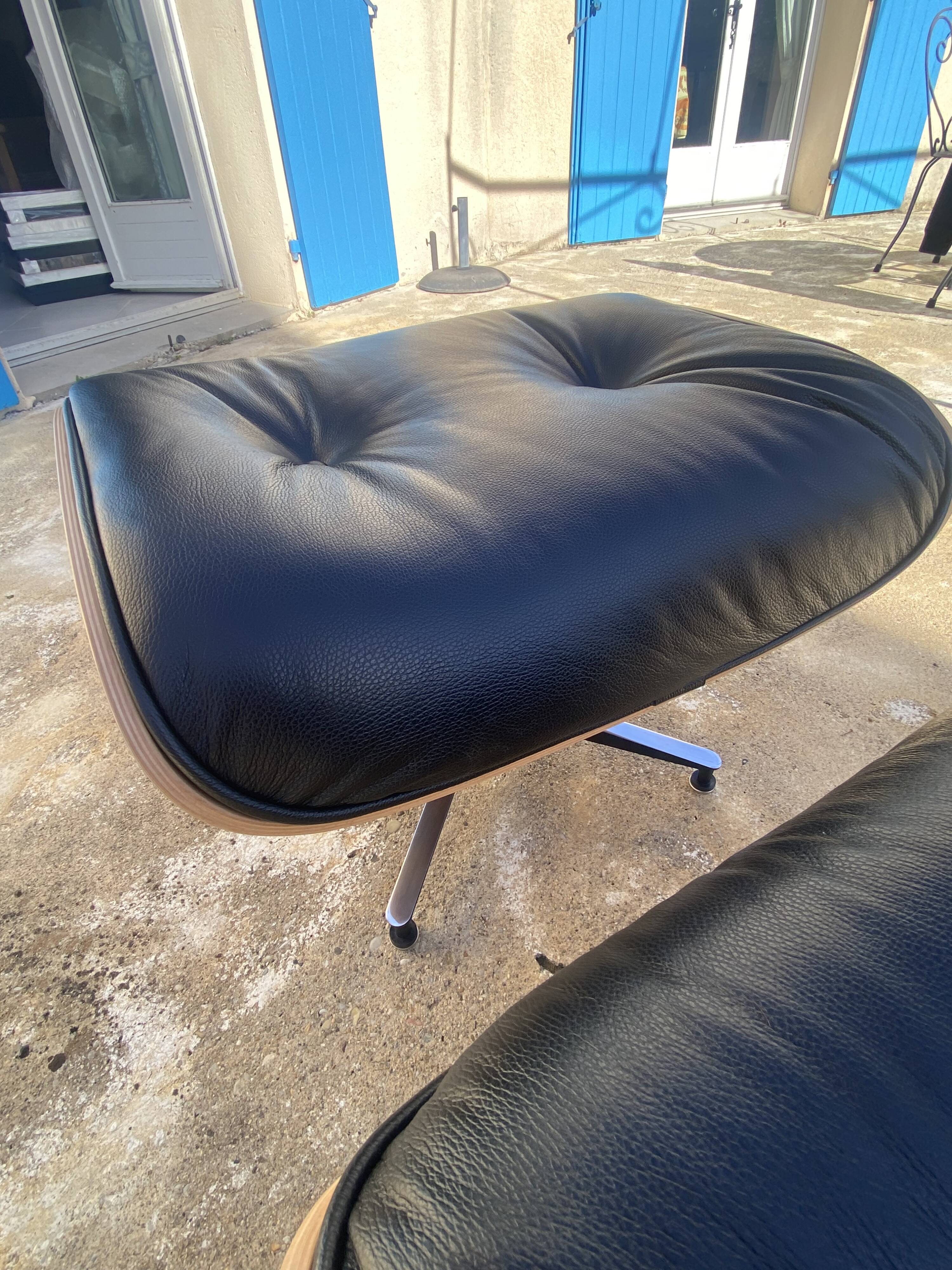 Fauteuil et Ottoman Charles Eames noir, Herman Miller, 2010