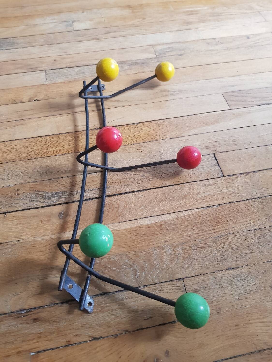 6-ball wall coat rack
