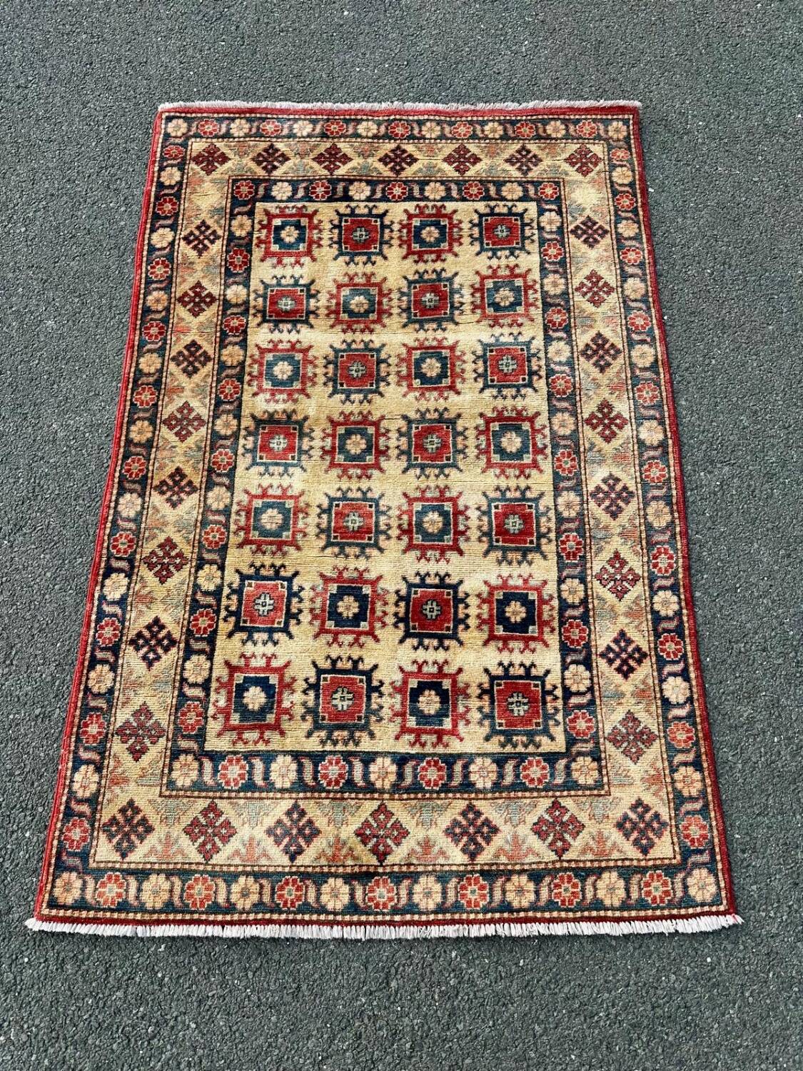 Tapis Kazak fait main