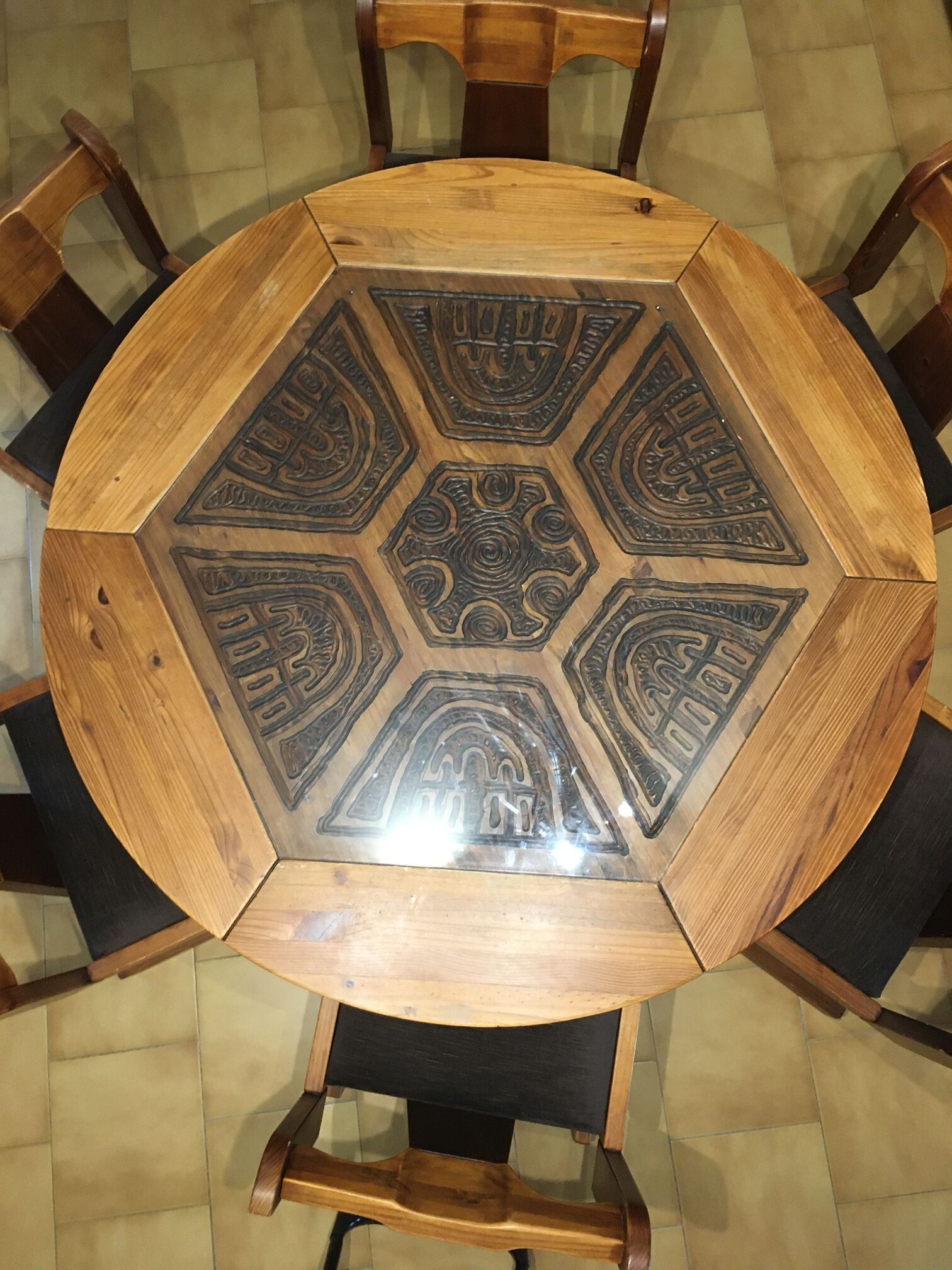 Round dining tables + chairs