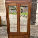 Parisian cabinet with shelves