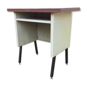 bureau vintage à piétement métallique avec son plateau stratifié en formica