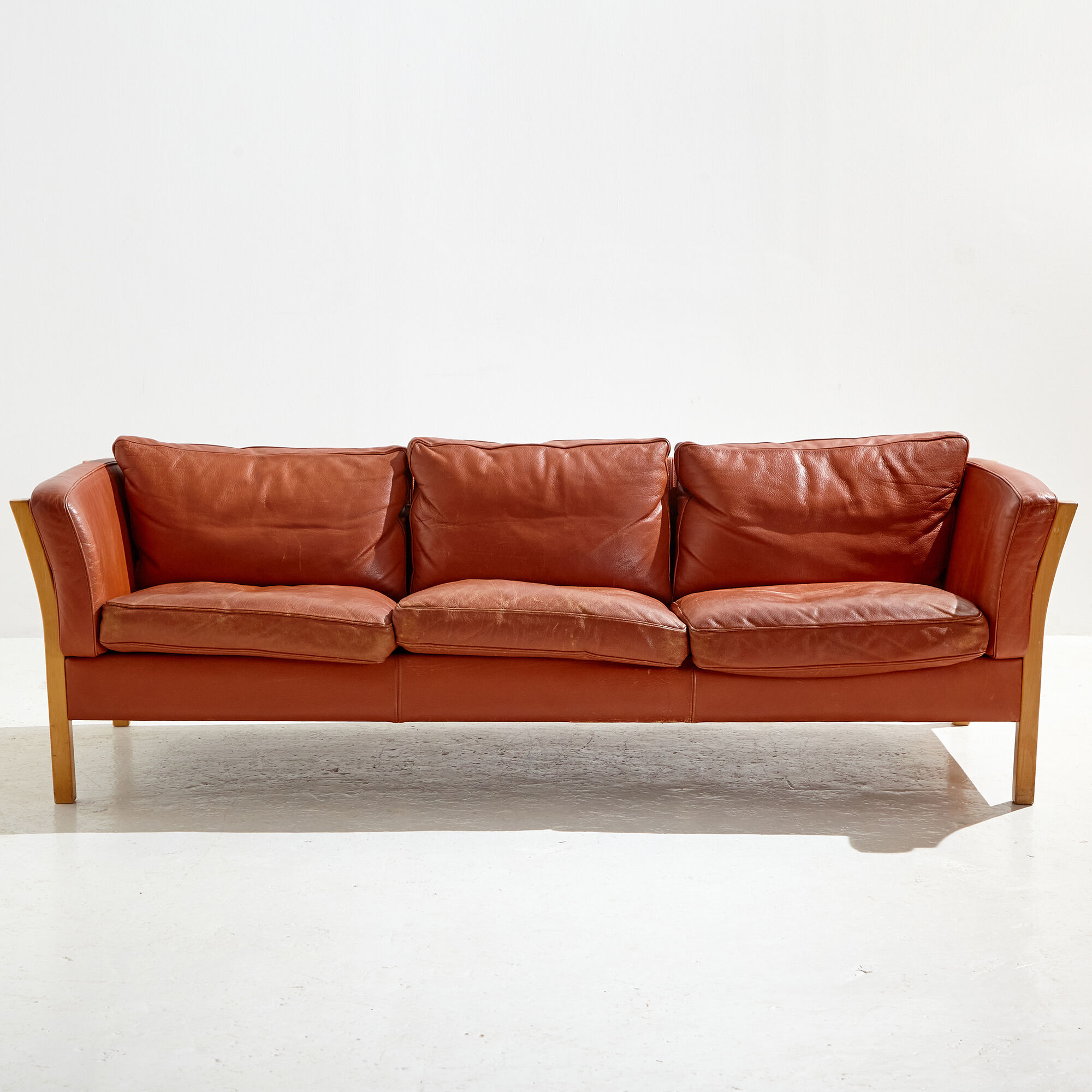 Three-seater leather sofa
