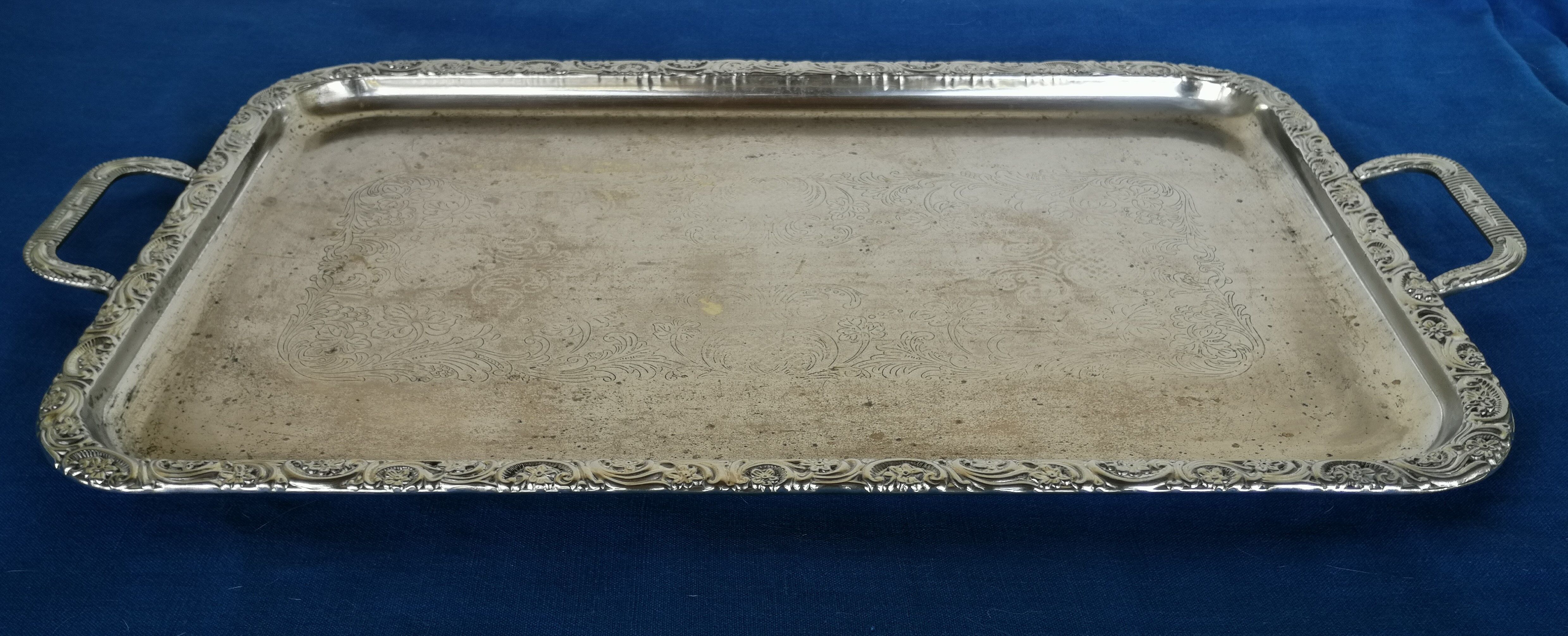 Large silver metal top