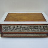 Box box in mother-of-pearl marquetry in oriental style