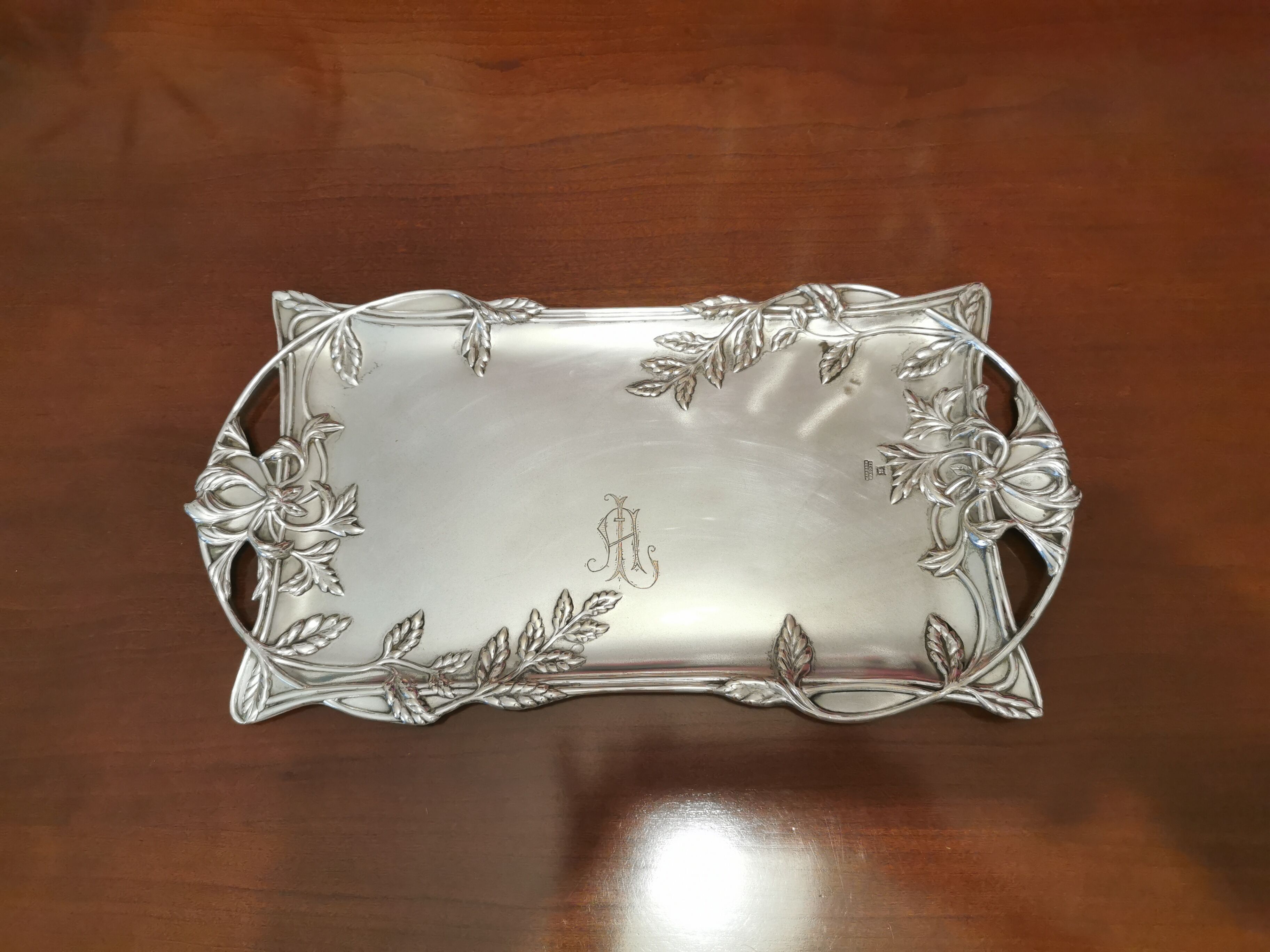 Silver modernist tray Meneses