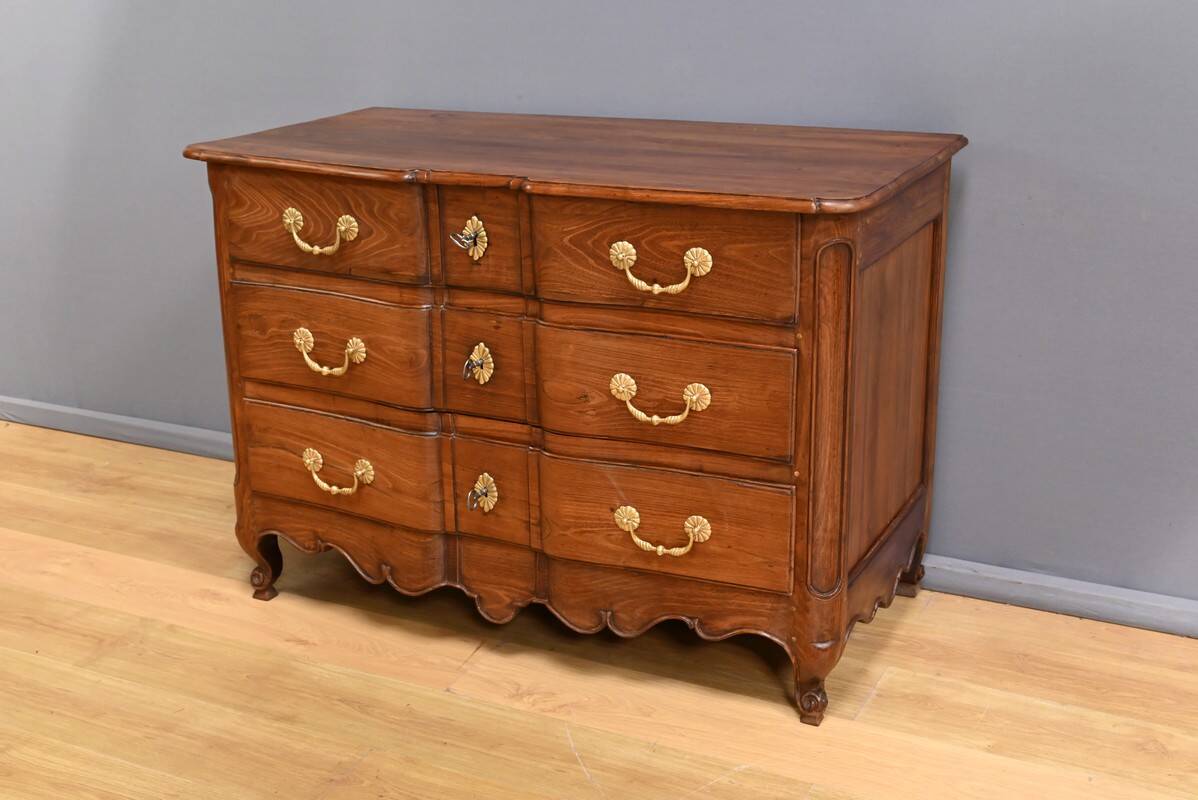 Acacia chest of drawers, Louis XV period – 2nd part of the 18th century