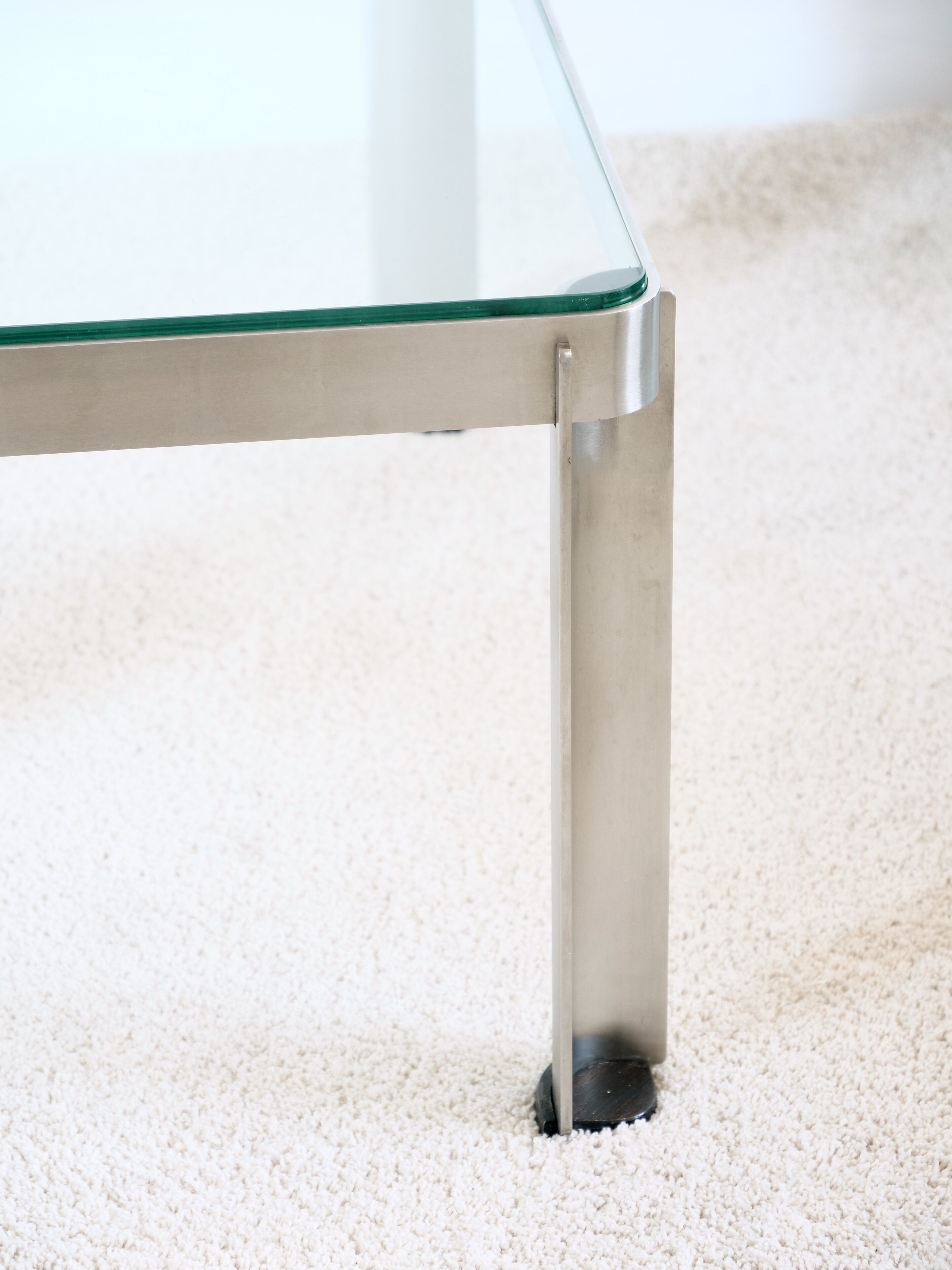 Coffee table model t113 by Osvaldo Borsani for Tecno 1975