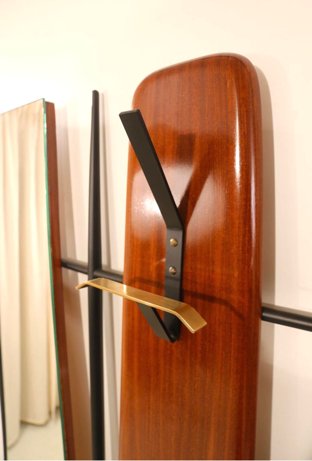 Mirrored italian coat and hat rack
