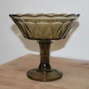Coupe sur pied vintage en verre fumé – Compotier à bord festonné – Ø 23 cm