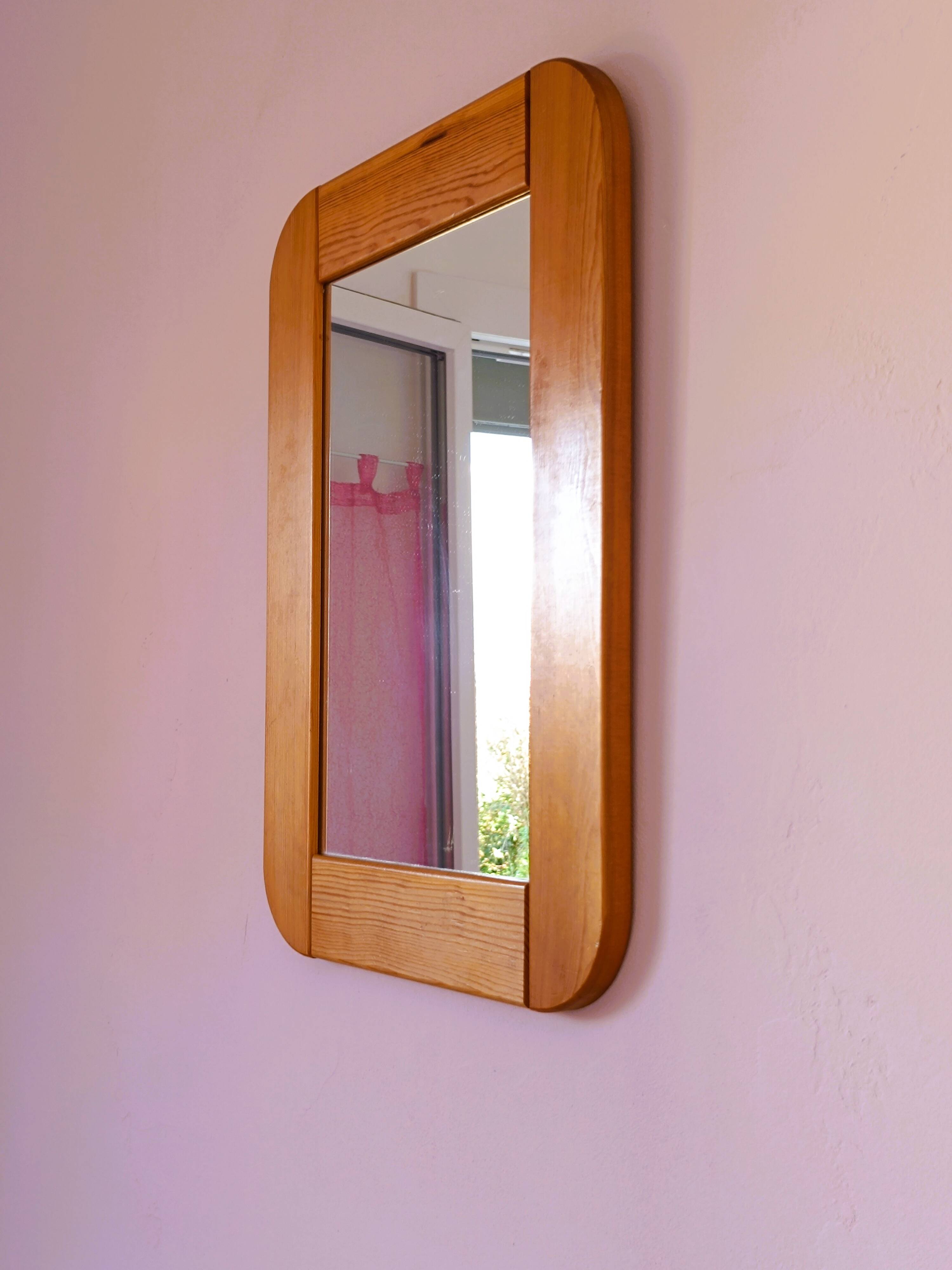 Rectangular mirror in solid pine