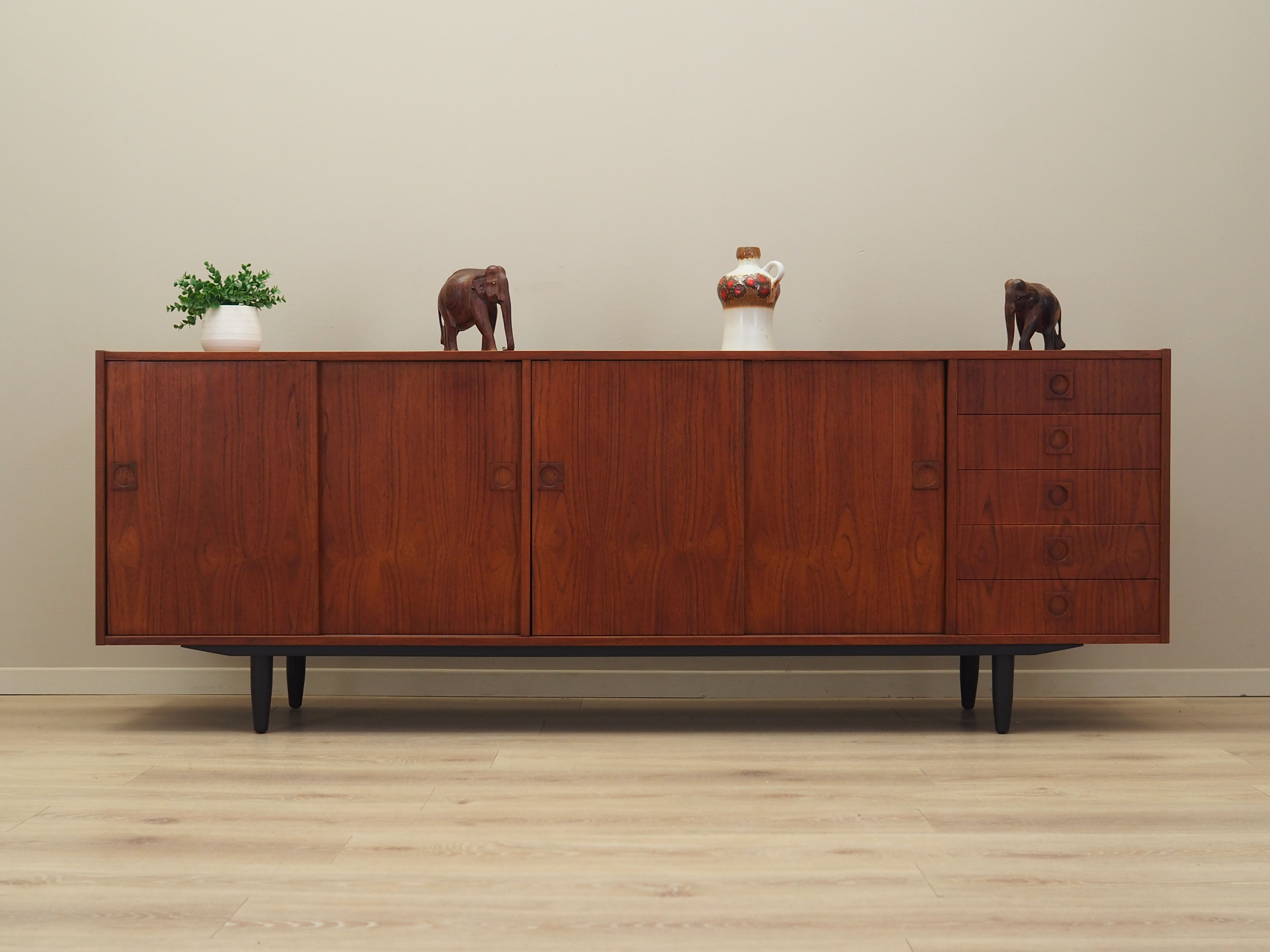 Teak sideboard, Danish design, 1970s, manufacturer: Farsø Møbelfabrik