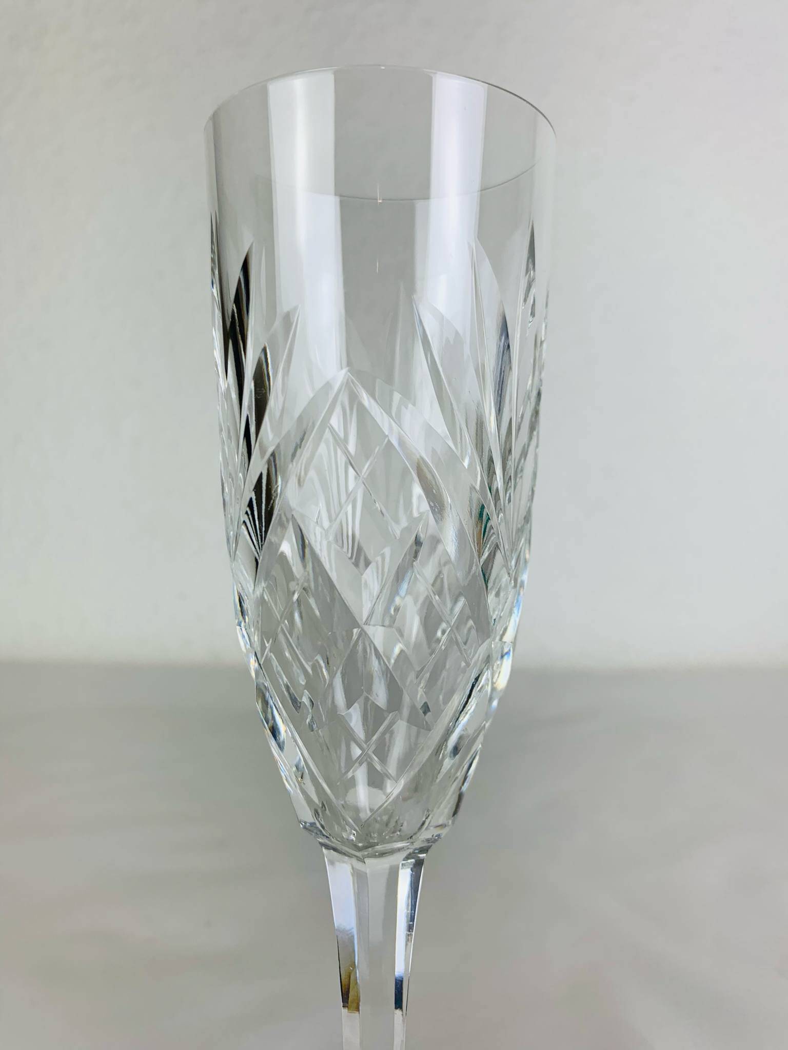 8 Chantilly model champagne flutes by Saint Louis, crystal