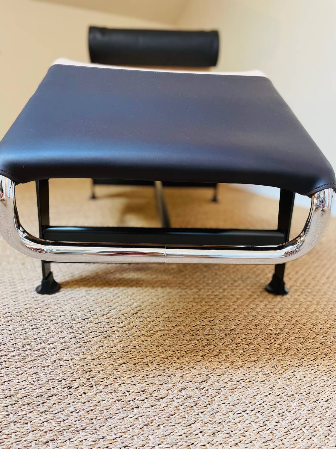 Magnifique LC4 Cassina/Vuitton en hommage à Charlotte Perriand