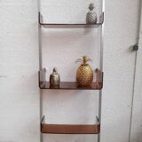 Claustra shelf