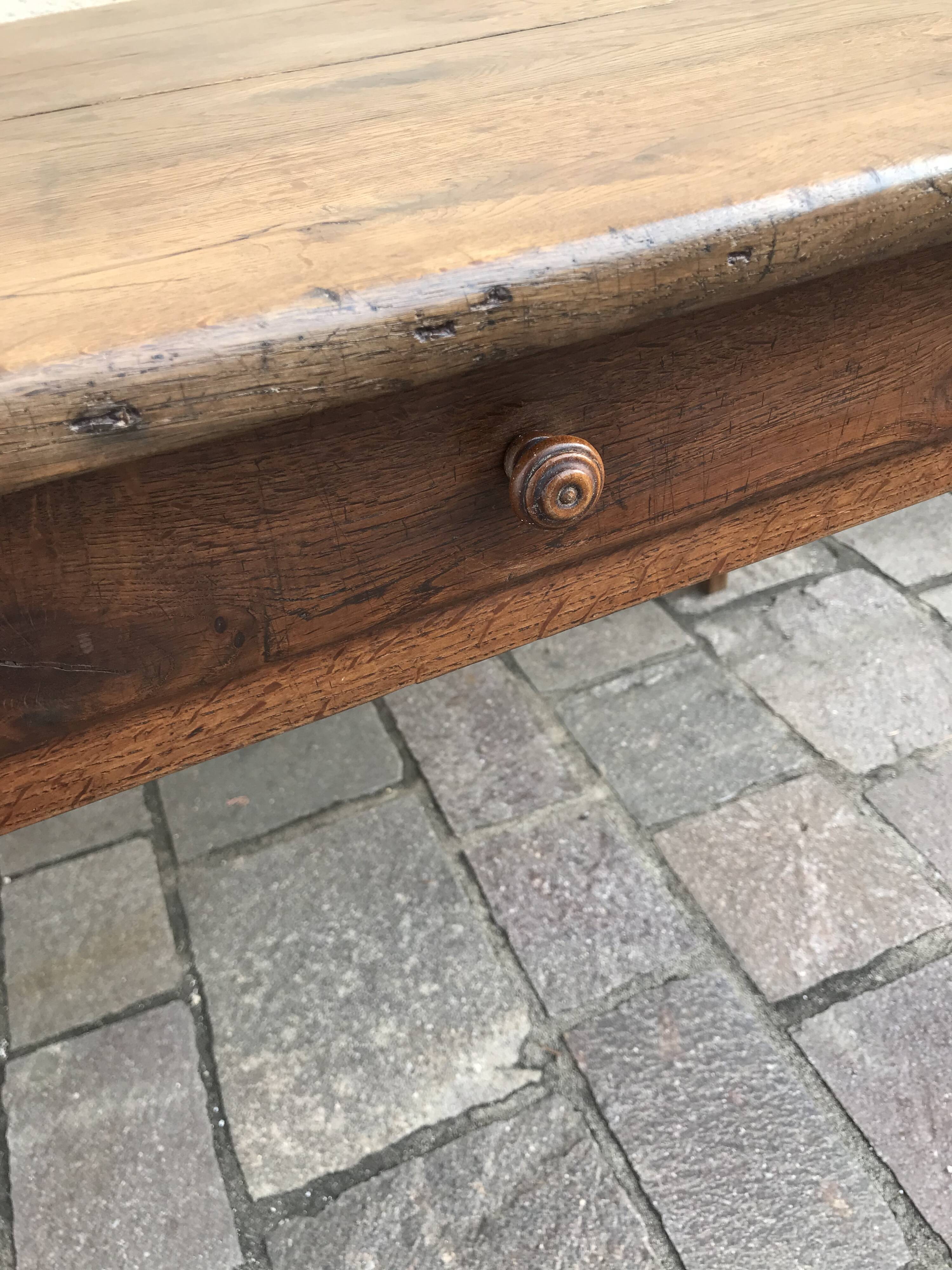 Farm table