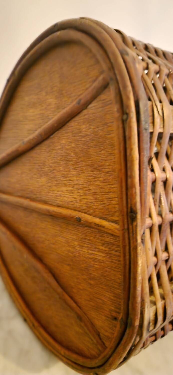 1960s wicker basket handbag