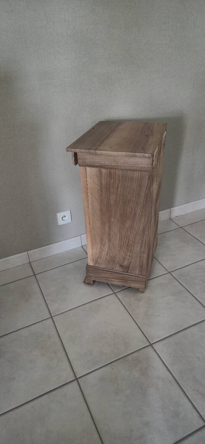 Small solid wood jam jar holder