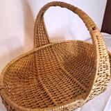 Large vintage light wicker basket – Integrated central handle