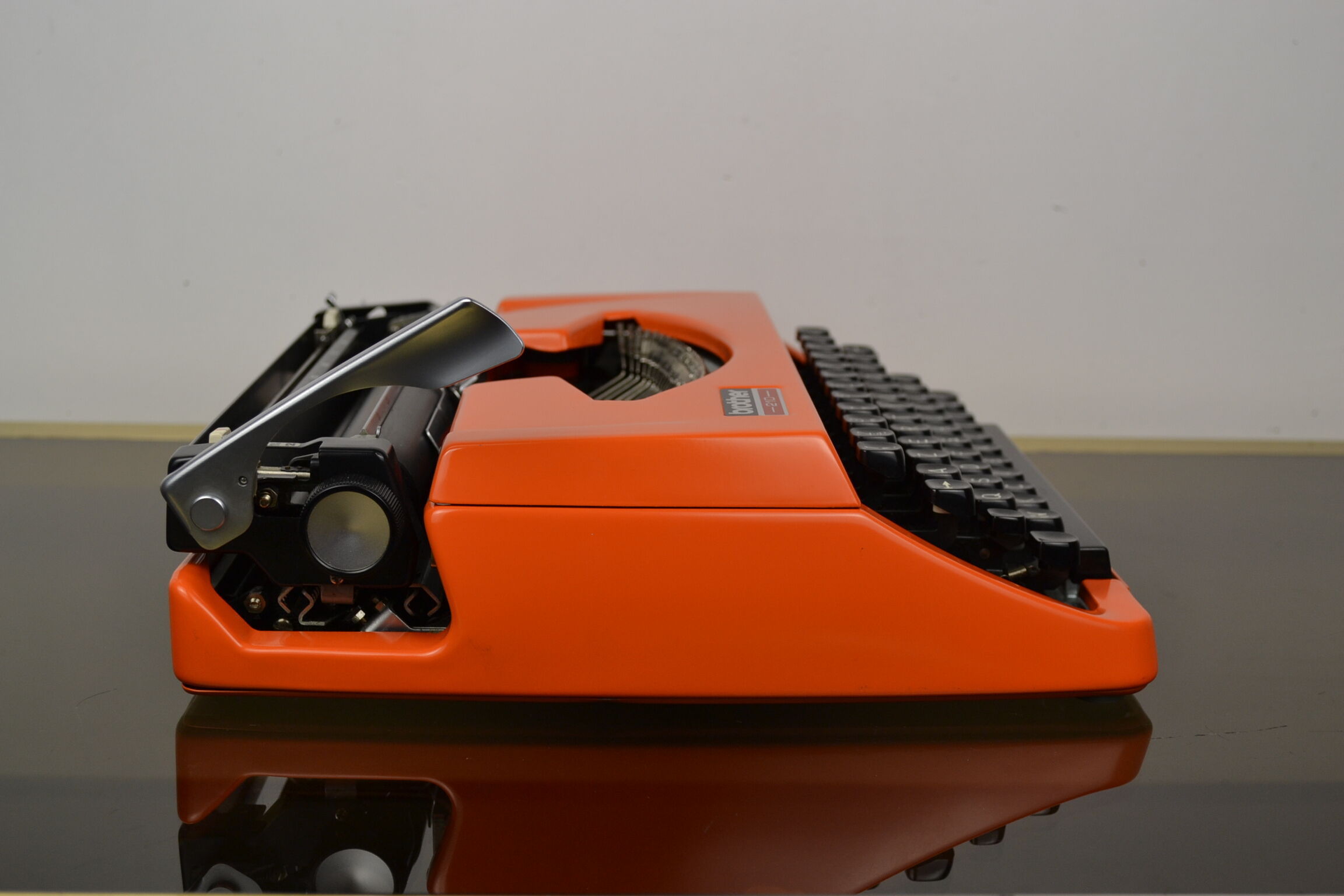 TYPEwriter Brother 210 orange 1975