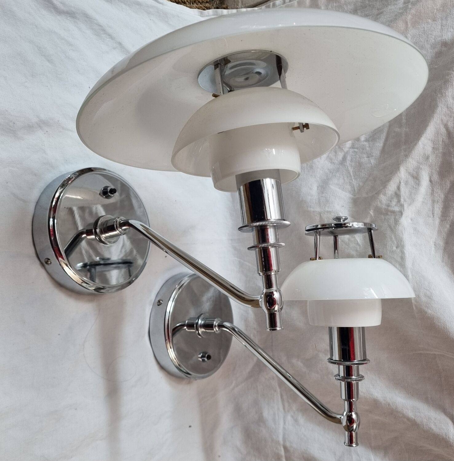 Poul Henningsen wall lamps, model PH3/2