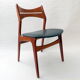 Un lot de deux chaises danoises modele 310 d'Erik Buck, 1960