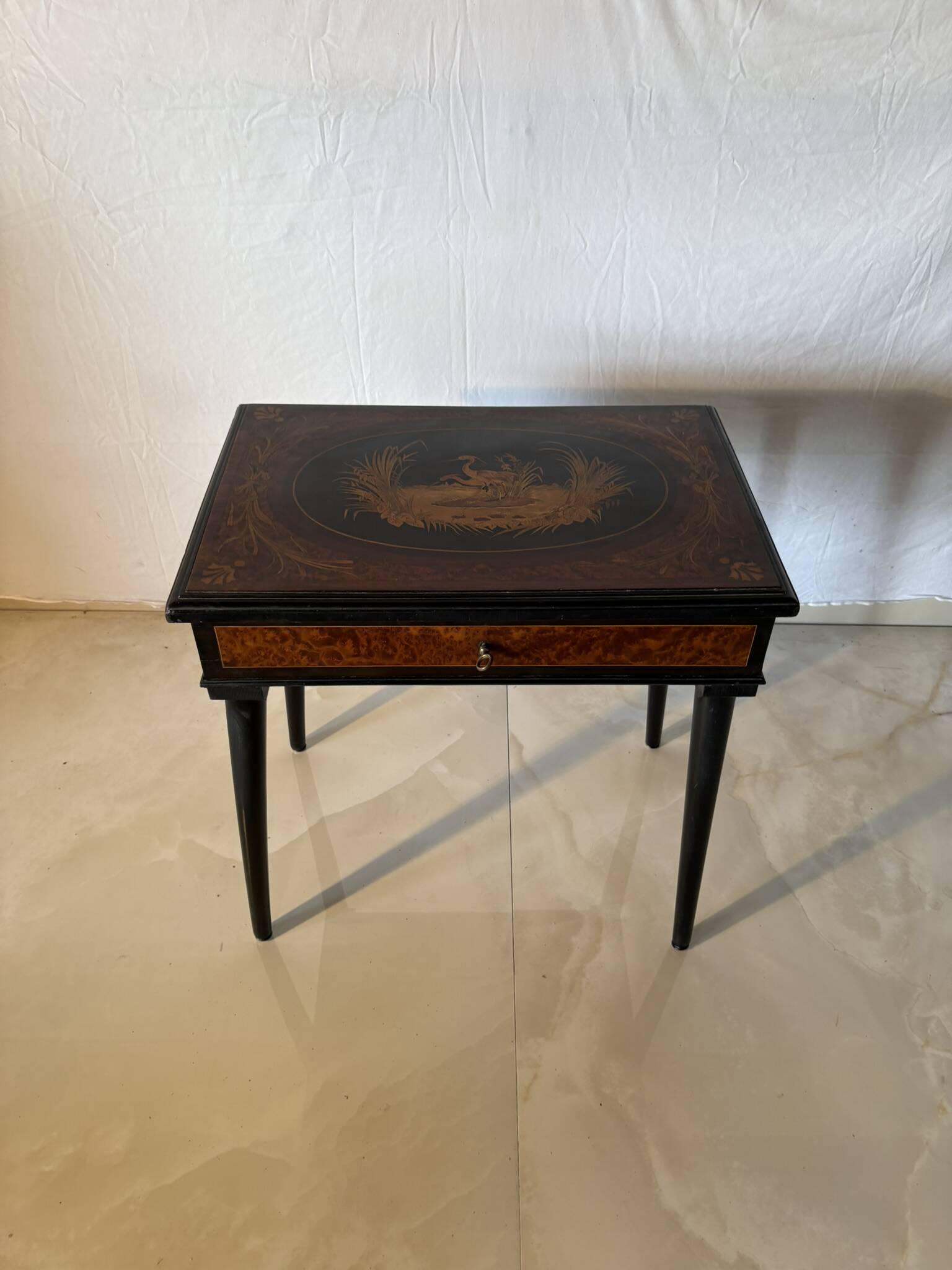 Antique Napoleon III style dressing table – Blackened wood and walnut burl