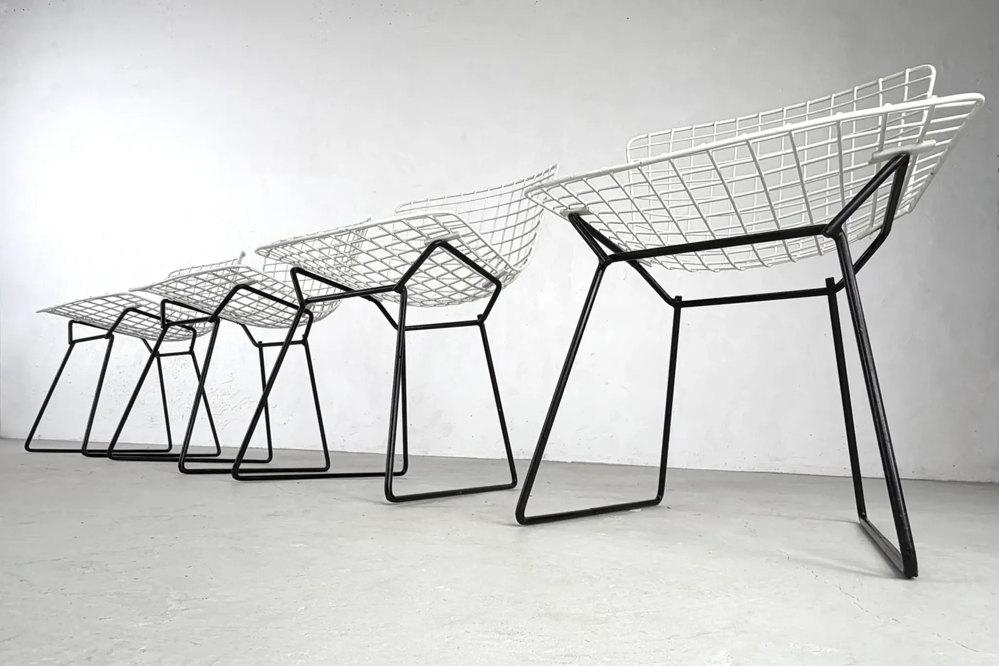 Set of 4 chairs model 420 by Harry Bertoia for Knoll – 1950s
