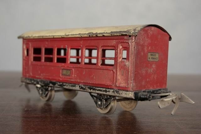 French toy locomotive Heller