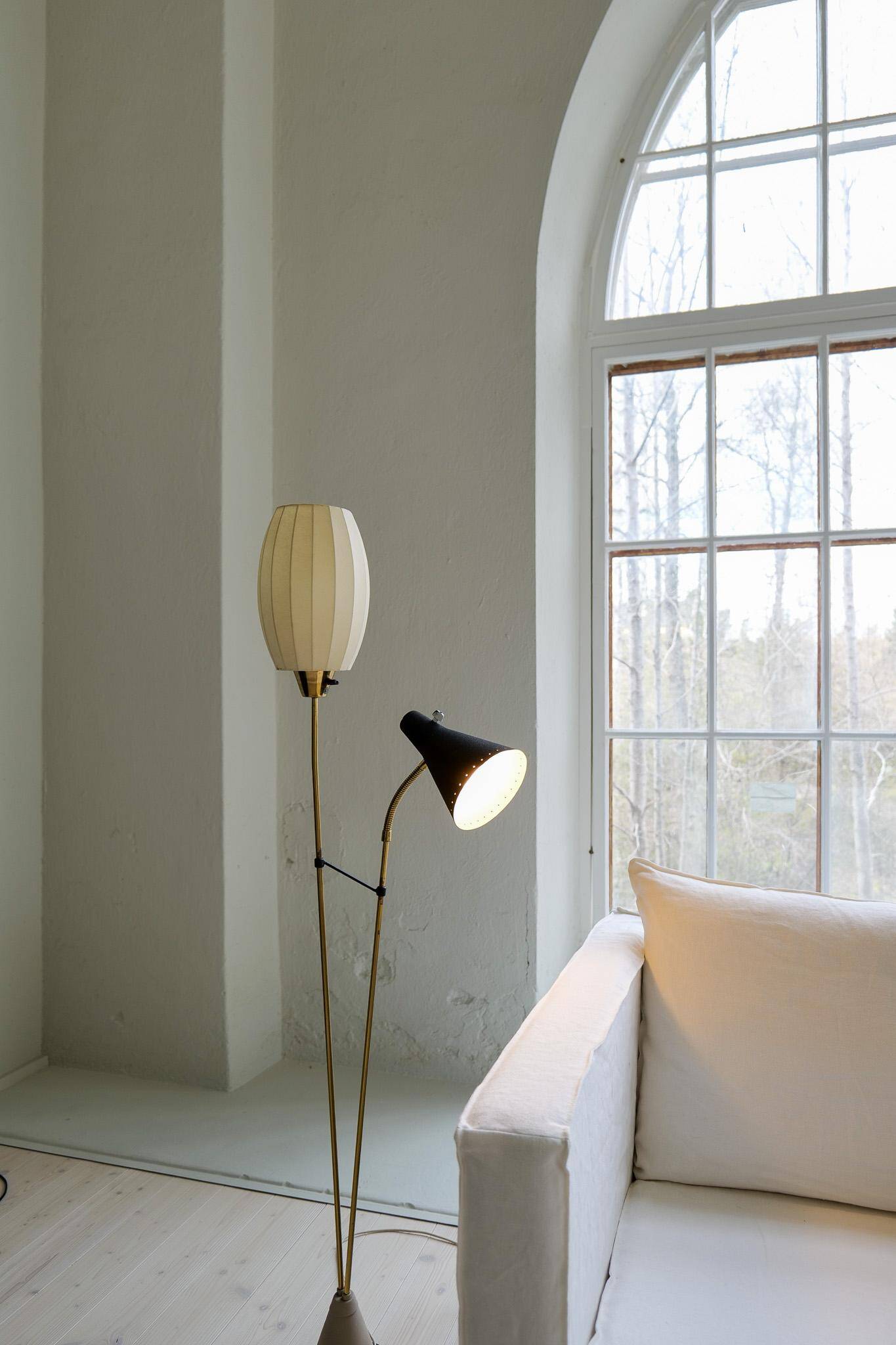 Mid-century floor lamp attributed to Hans Bergström for Ateljé Lyktan, Sweden 1950.