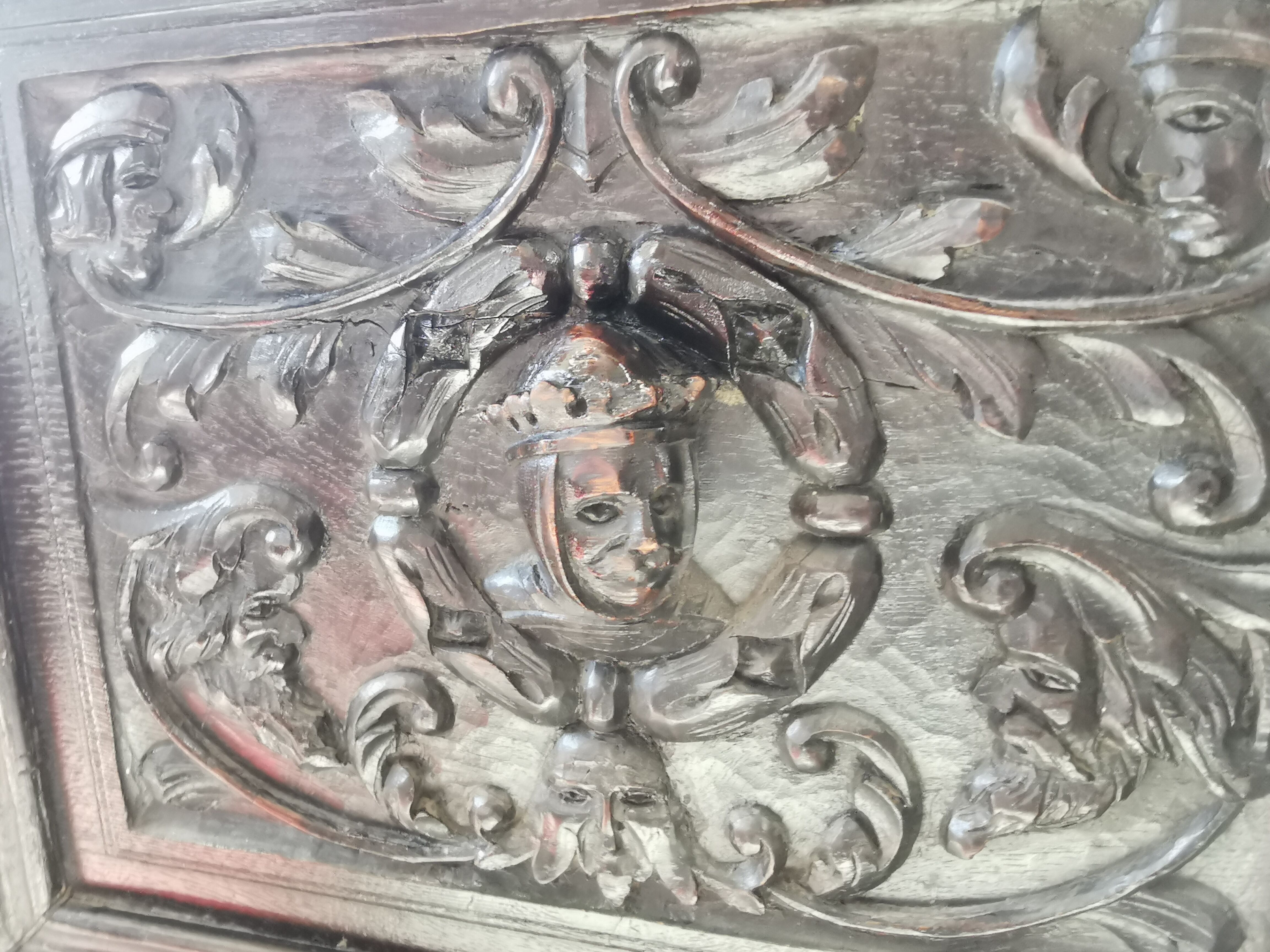 Baroque cabinet in carved wood late nineteenth century