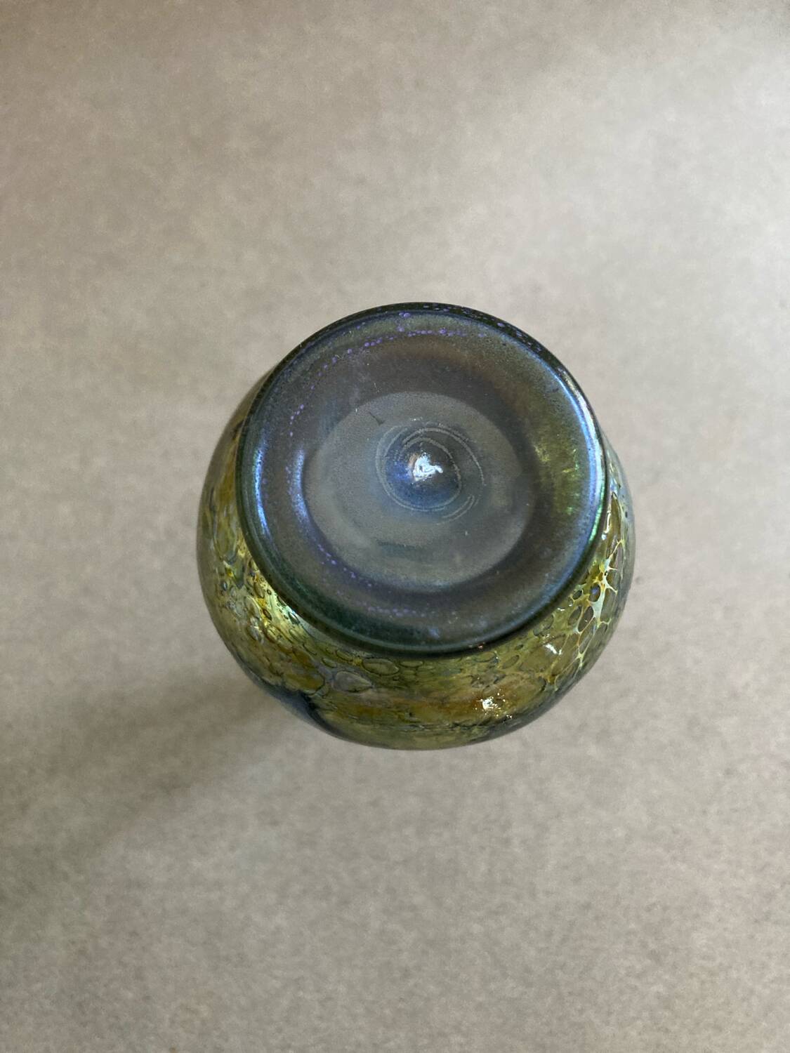 Iridescent glass soliflore