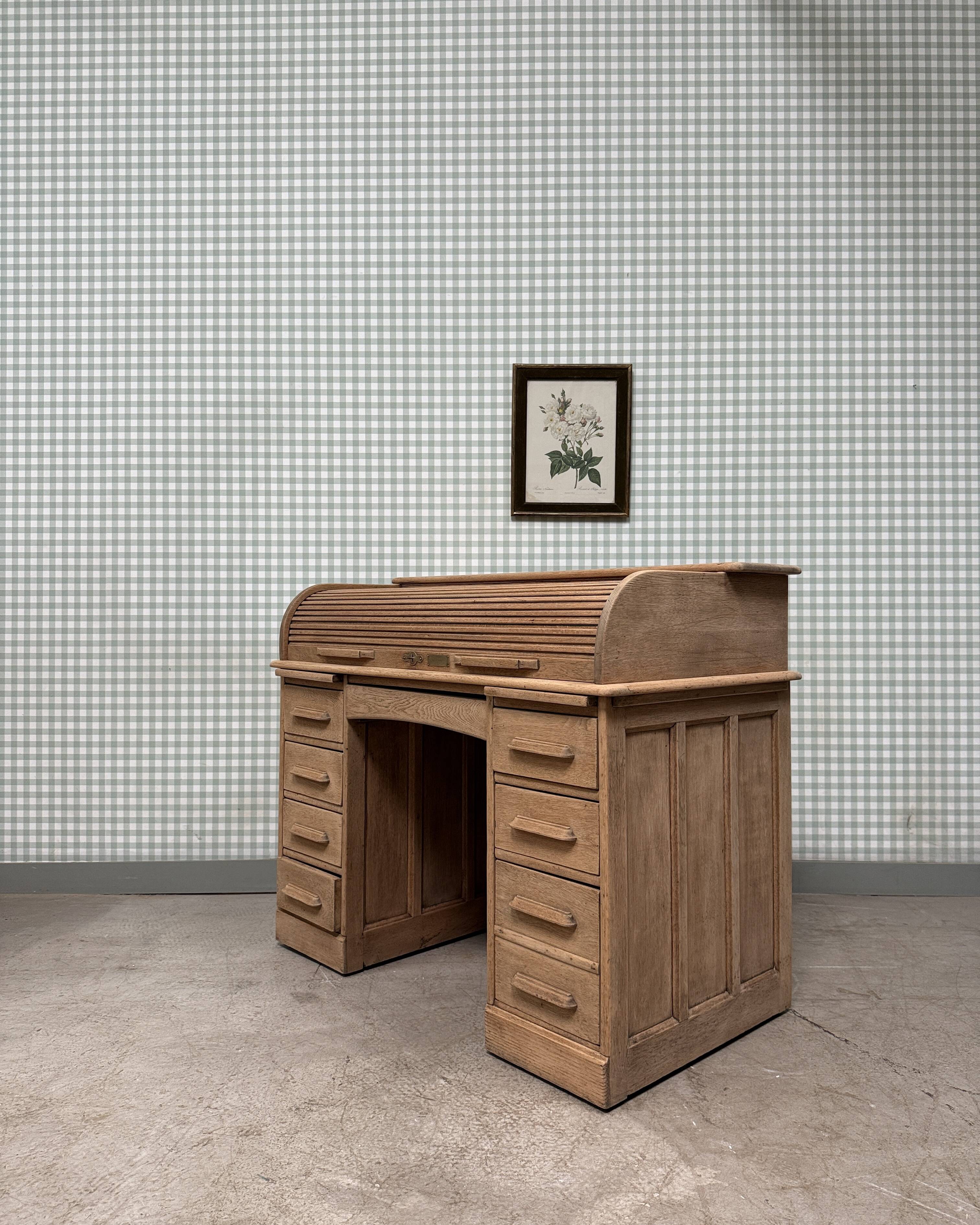 American cylinder desk (renovated)