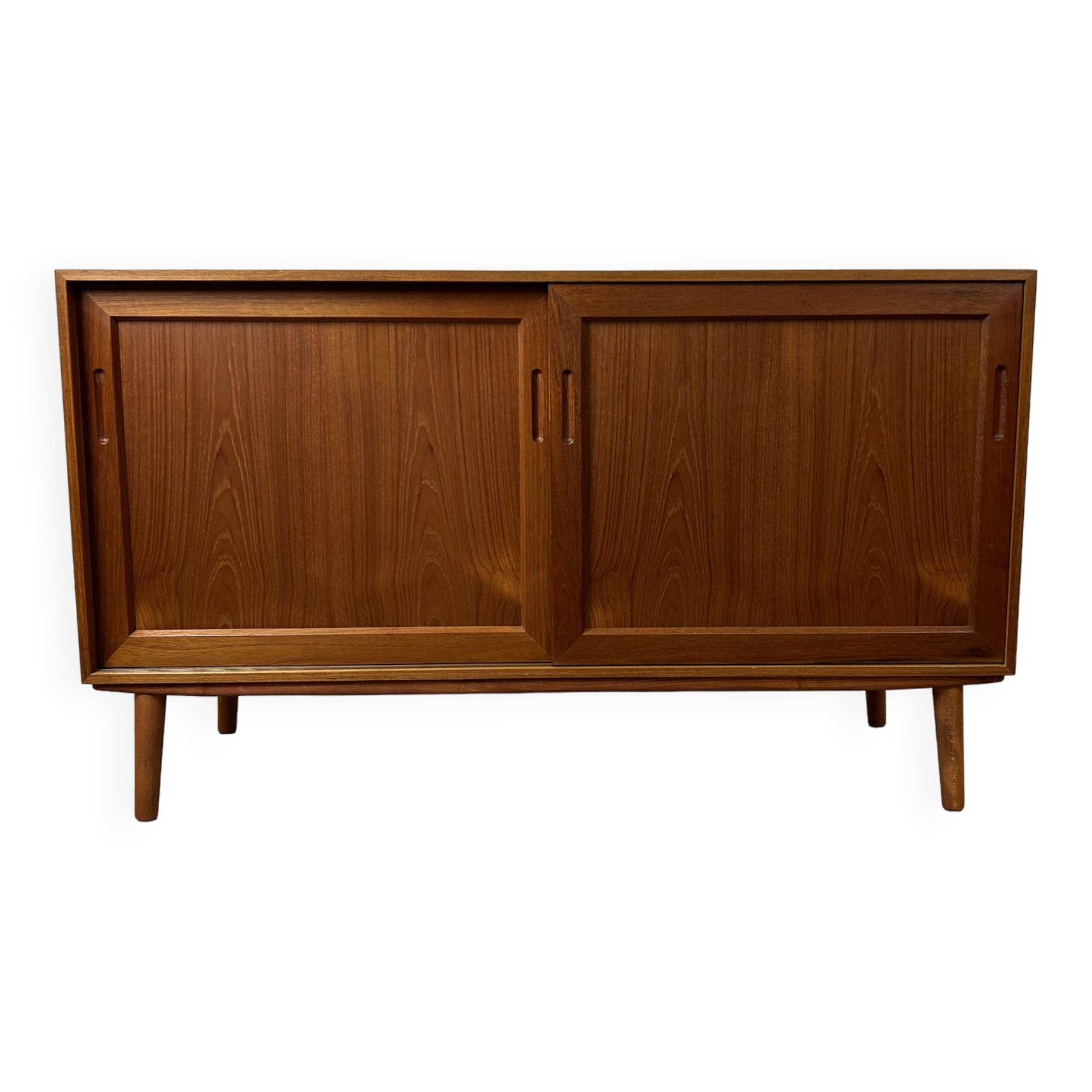 Mid-length Scandinavian vintage teak sideboard, 1960s