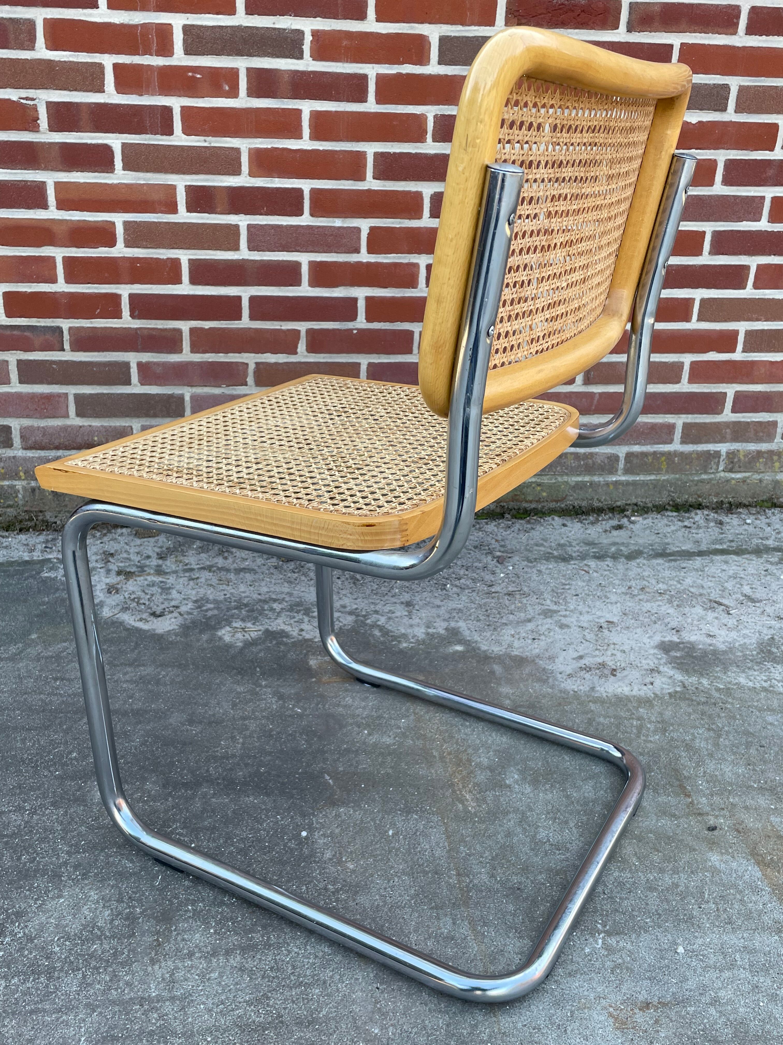 Lot de  4 chaises modèle Cesca B32